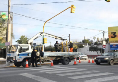 Orden y Seguridad: avanzan con la colocación de semáforos en 20 puntos de la ciudad