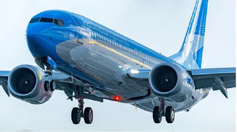 Aerolíneas Argentinas cobrará recargos en el precio de todos sus pasajes por el aumento del petróleo