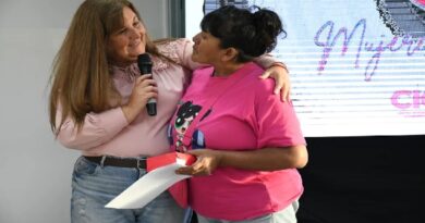 Distinguieron a vecinas emprendedoras de la ciudad