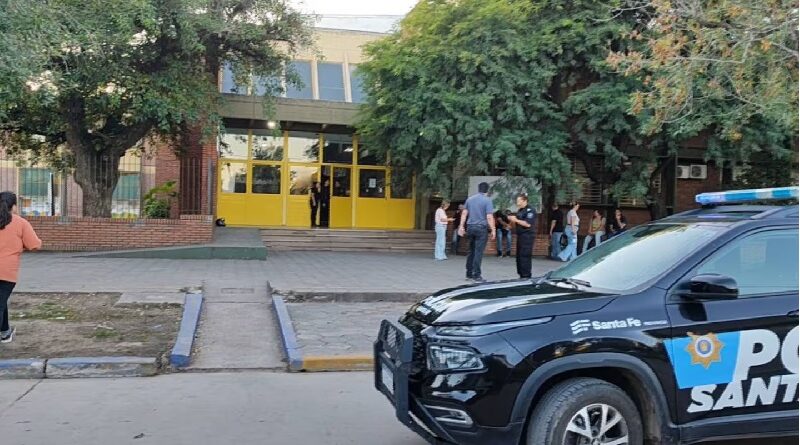 La policía de Santa Fe detuvo a un chico acusado de encubrir al alumno que mató a un compañero en el colegio