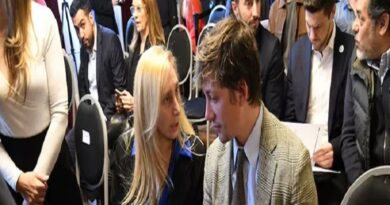 La interna libertaria entra en zona crítica y crece la tensión entre Karina Milei y Santiago Caputo.
