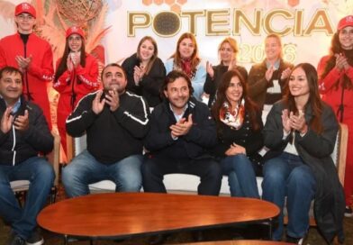 Metán de fiesta con Potencia: el gobernador Sáenz compartió la jornada junto a más de 16 mil vecinos y 150 emprendedores