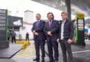 Sáenz y el CEO de YPF inauguraron en Salta la primera RefiPlus del país