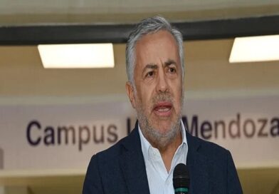 Denuncias sobre el Fideicomiso de Conectividad apuntan contra Alfredo Cornejo por corrupción.