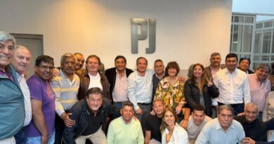 EL PRESIDENTE DEL PARTIDO JUSTICIALISTA Julio Argentino San Millán y Miembros del CONSEJO PROVINCIAL MANTUVIERON UN ENCUENTRO CON EX INTENDENTES EN EL CAMINO DE LA REUNIFICACIÓN del PJ