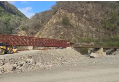 Sáenz anunció que la Provincia continúa el montaje del puente Bailey de Los Toldos